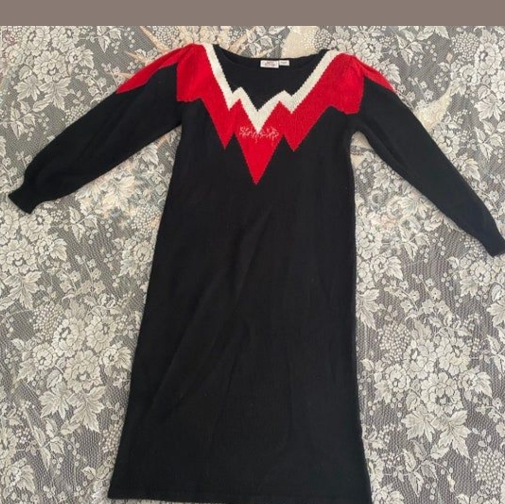 vintage Maggie Lawrence Collection size 16